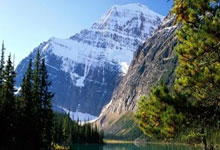 CBA联赛强队对决，火爆局面尽显风采