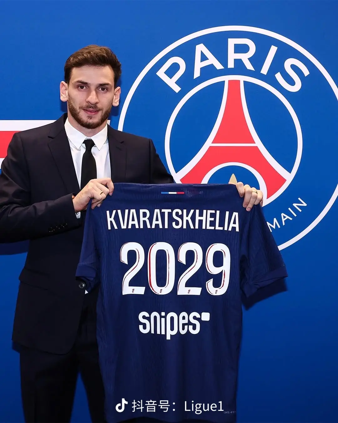 法国豪门巴黎圣日耳曼传授足球技能，助力青少年发展的简单介绍