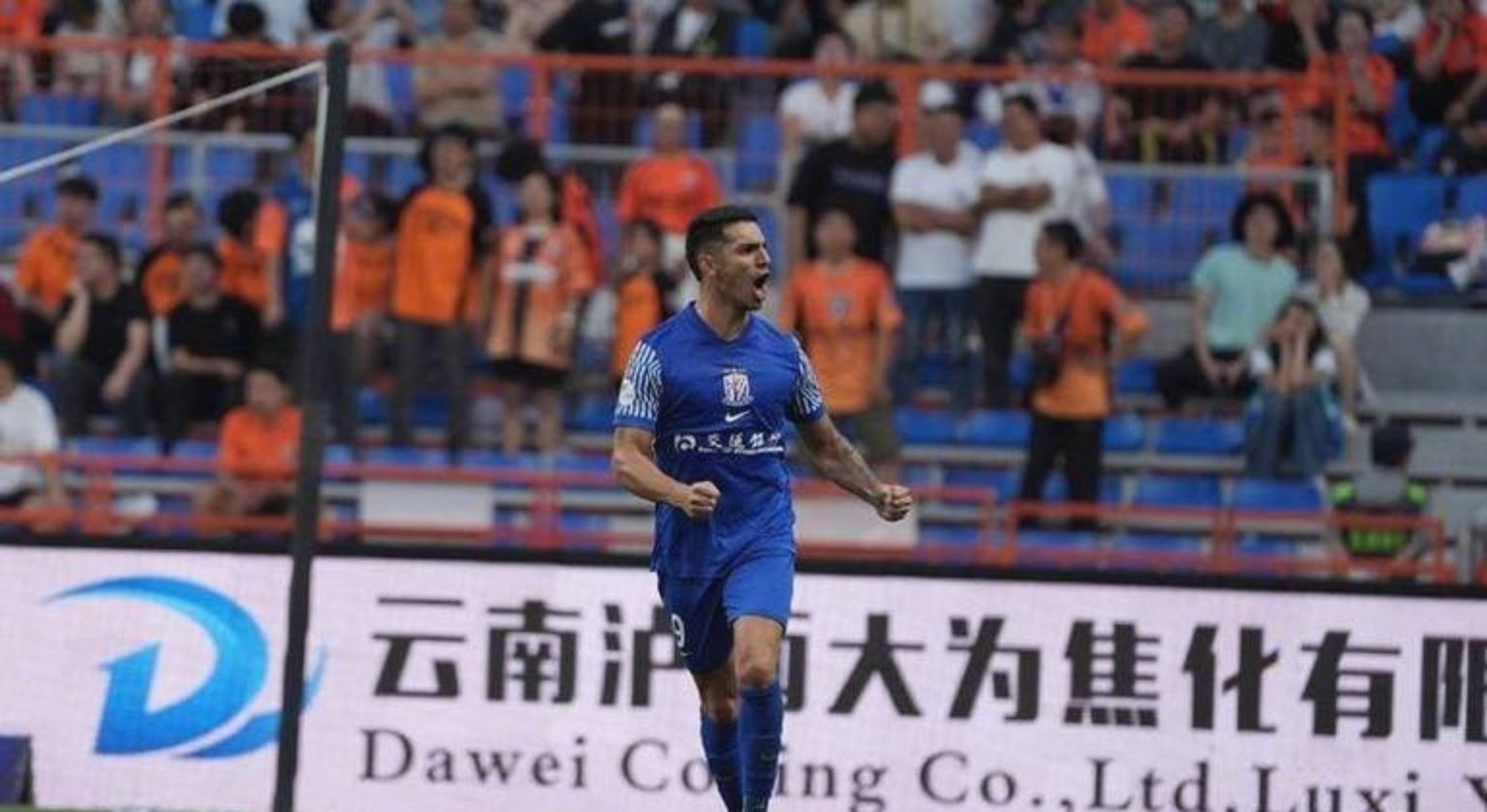 球迷呼吁裁判公正执法，保障比赛公平公正的进行！