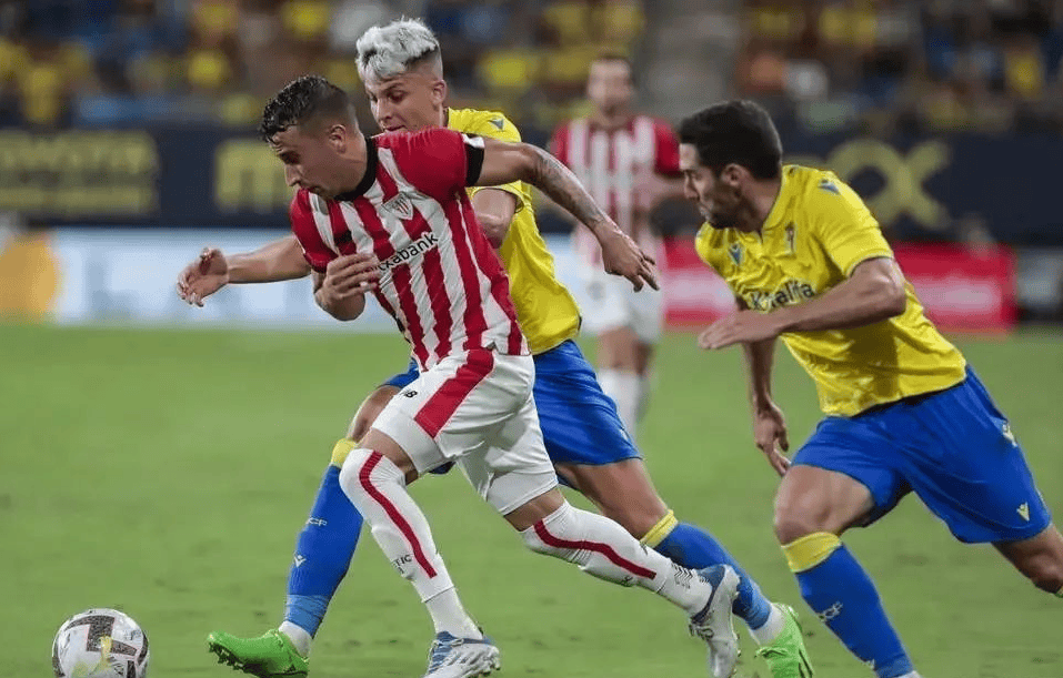 包含南特足球俱乐部主场击败对手，实现胜利的词条