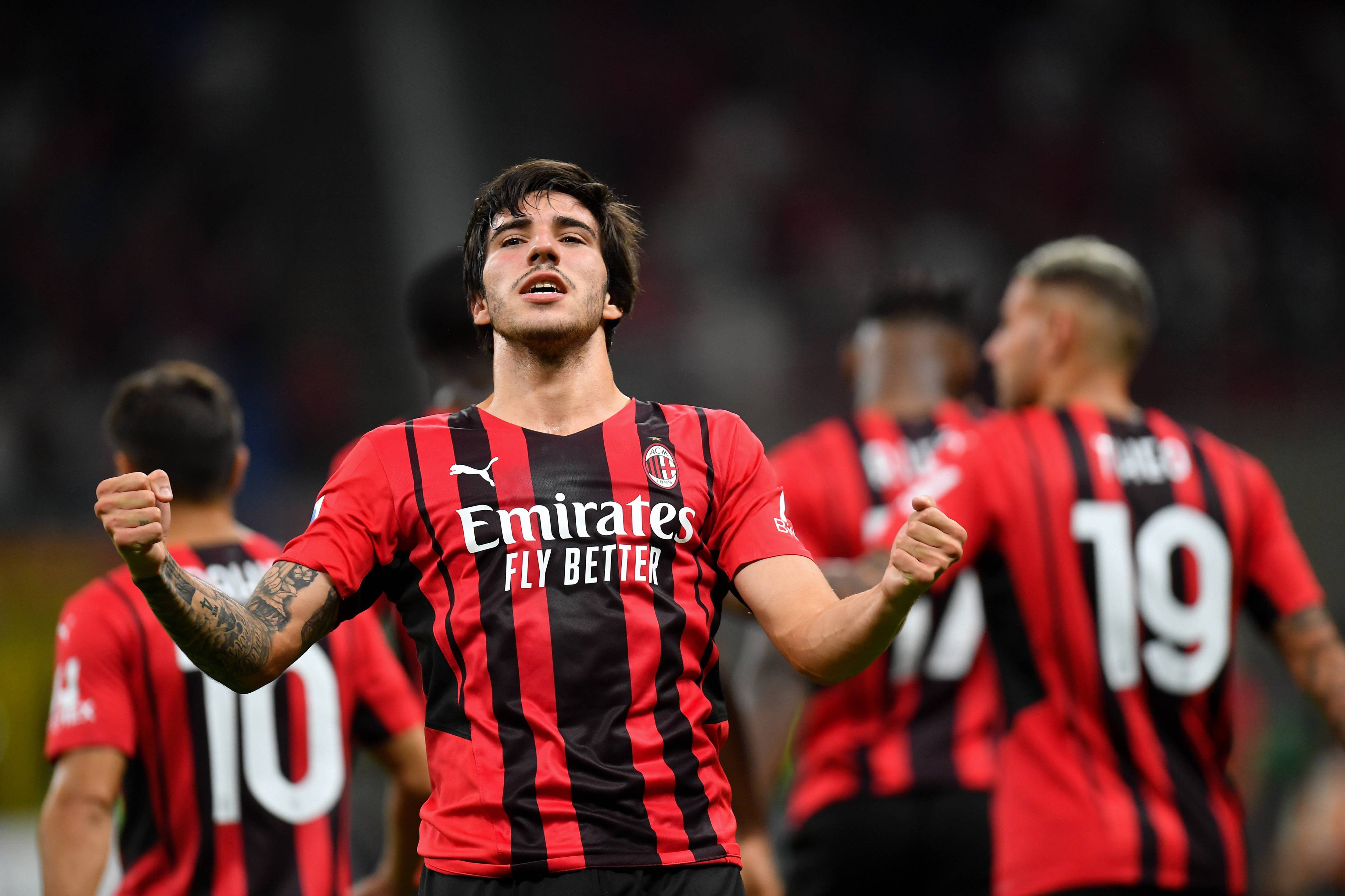 AC米兰球员因伤病逐渐康复,备战下场比赛的简单介绍 AC米兰球员因伤病逐渐康复,备战下场比赛的简单介绍