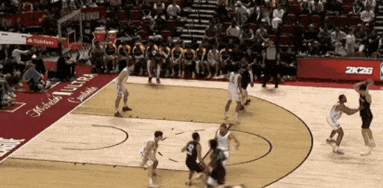 包含“热火再胜老鹰”——近期NBA比赛动态的词条