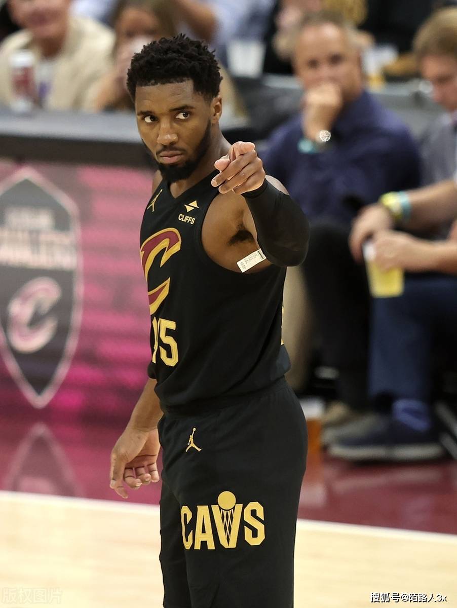 爵士负湖人，米切尔砍下35分的简单介绍