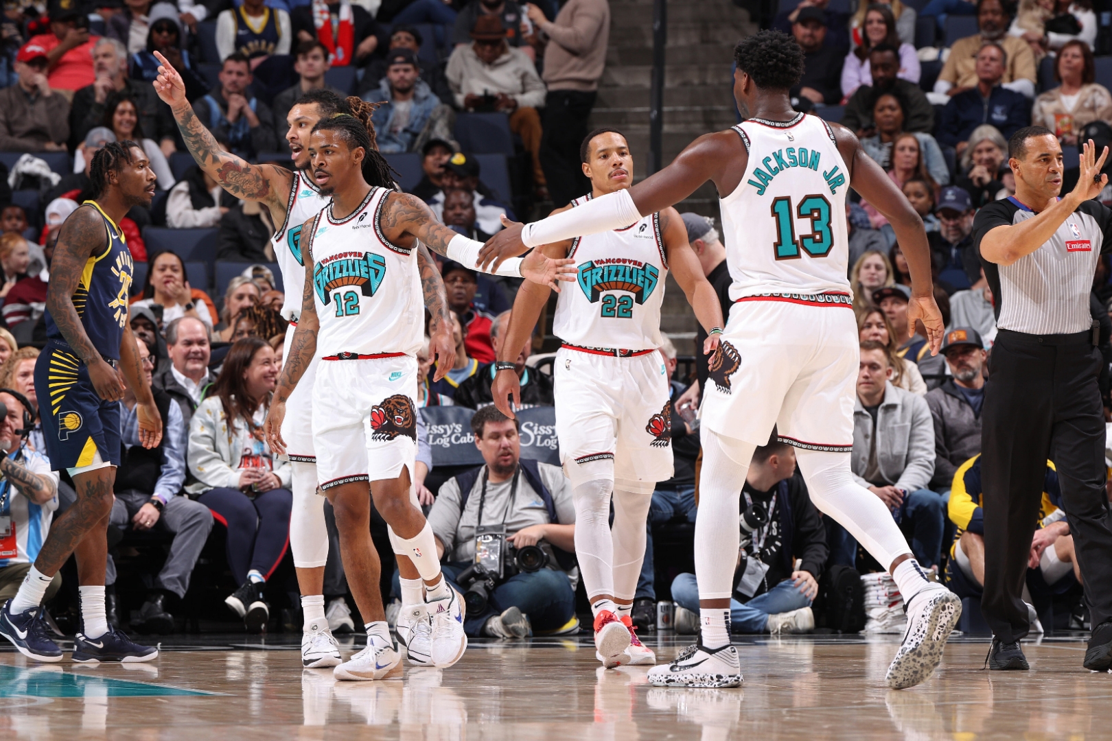 猛龙大胜黄蜂，取得三连胜