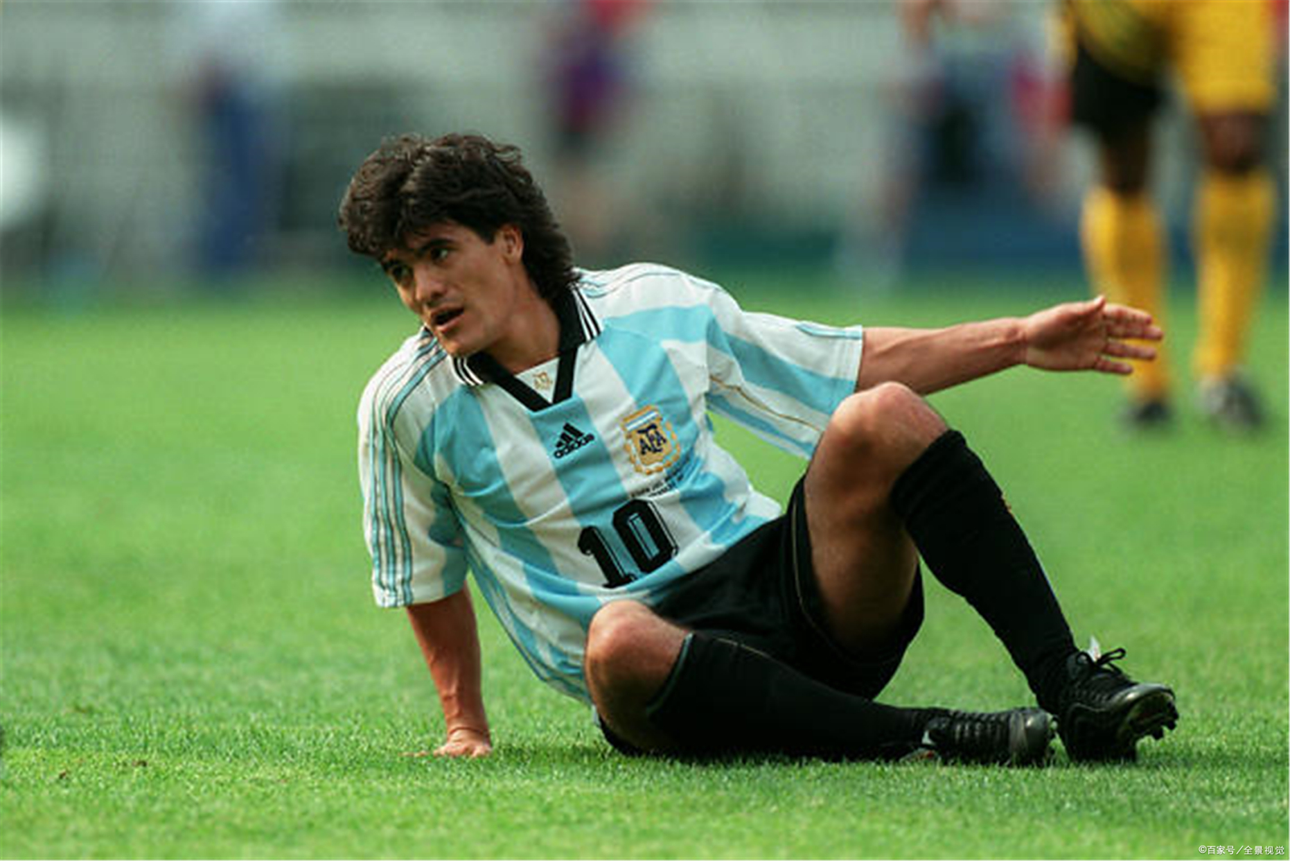 埃瓦尔客场不败，延续保级势头