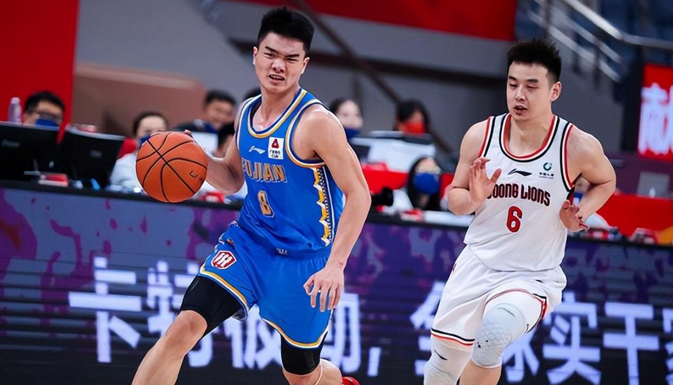 爱游戏网页版-关于福建篮球联赛中球员表现出色，战绩连连获胜的信息