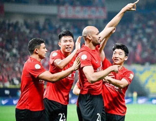 爱游戏亚洲官网-夺冠热门遭遇一线队强劲挑战