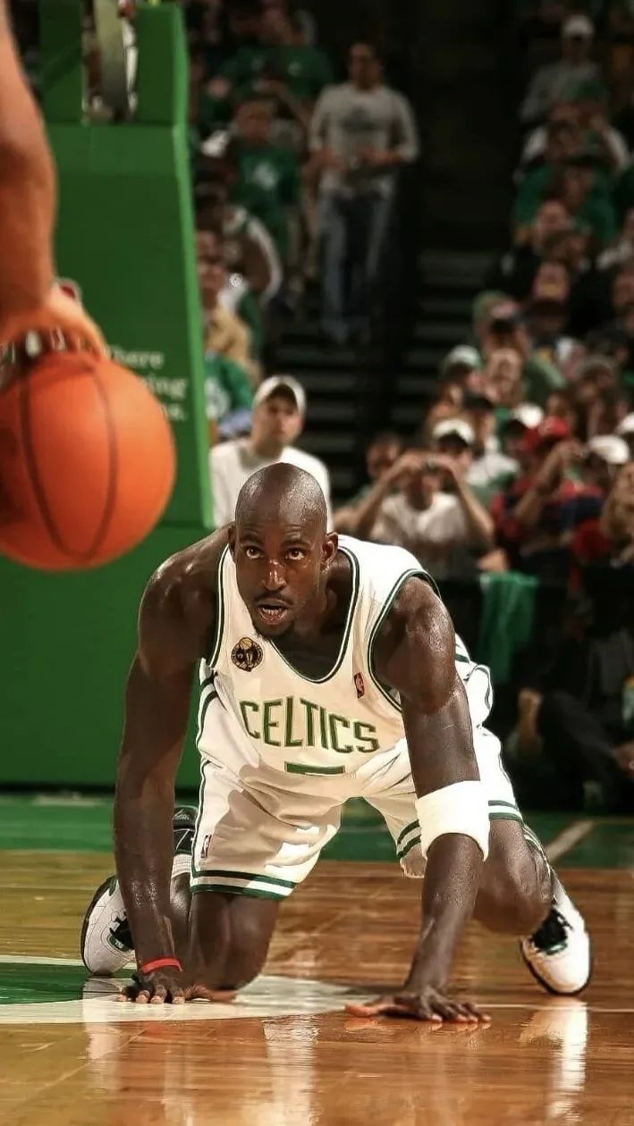 NBA传奇球星加内特宣布复出，球迷期待新赛季表现的简单介绍