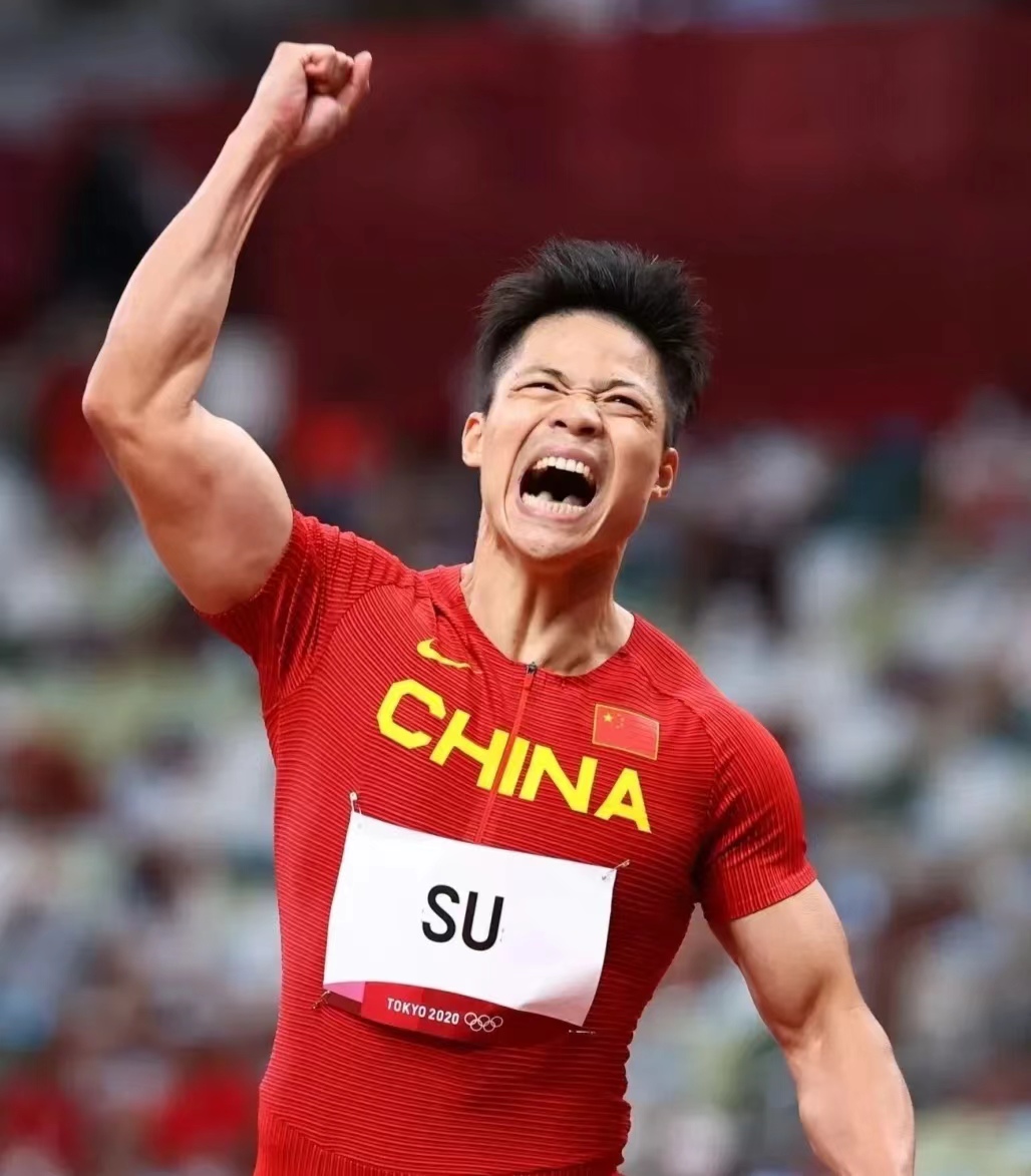 关于运动员实力悍然！奋力拼搏无畏的信息