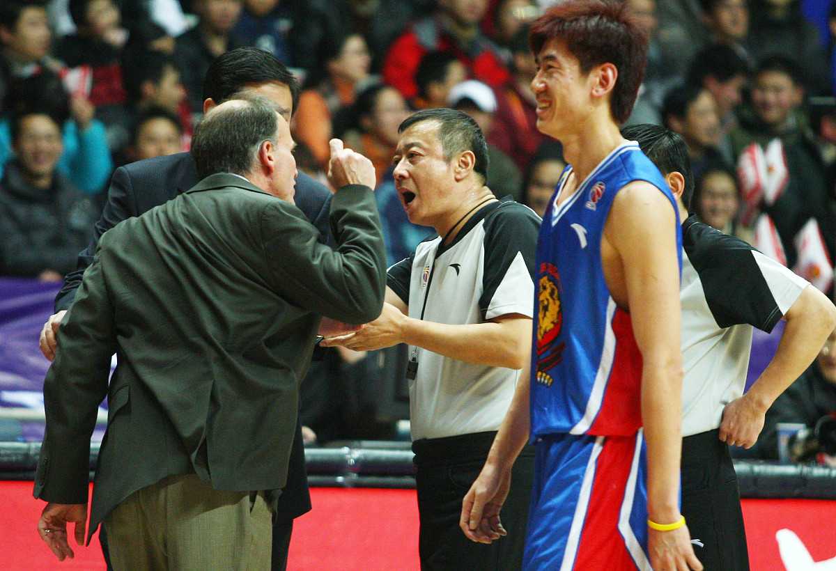 沙特篮球职业联赛首轮比赛落幕