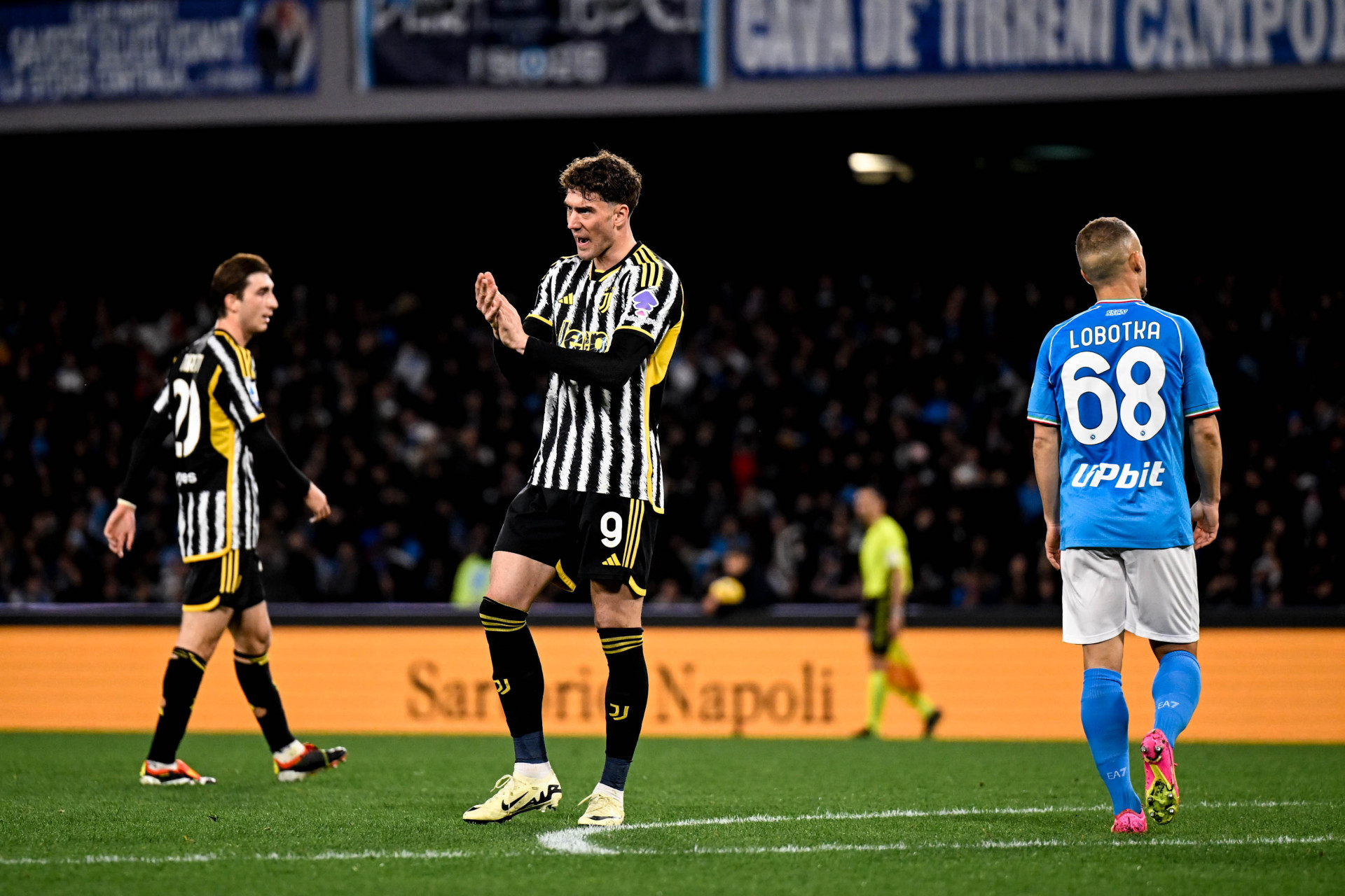 包含尤文图斯客场大胜那不勒斯，力保意甲头席的词条